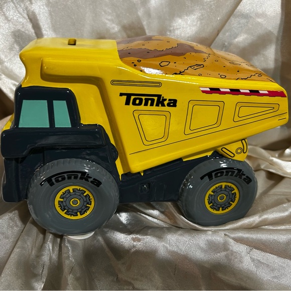 2014 Tonka Dump Truck Yellow and Black Ceramic Bank With Plug. - Picture 1 of 5